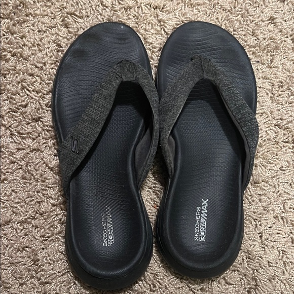 Skechers Shoes - Skechers Black Cushioned Foam Flip Flops